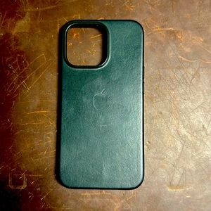 Apple iPhone 13 Pro Leather Case - Green